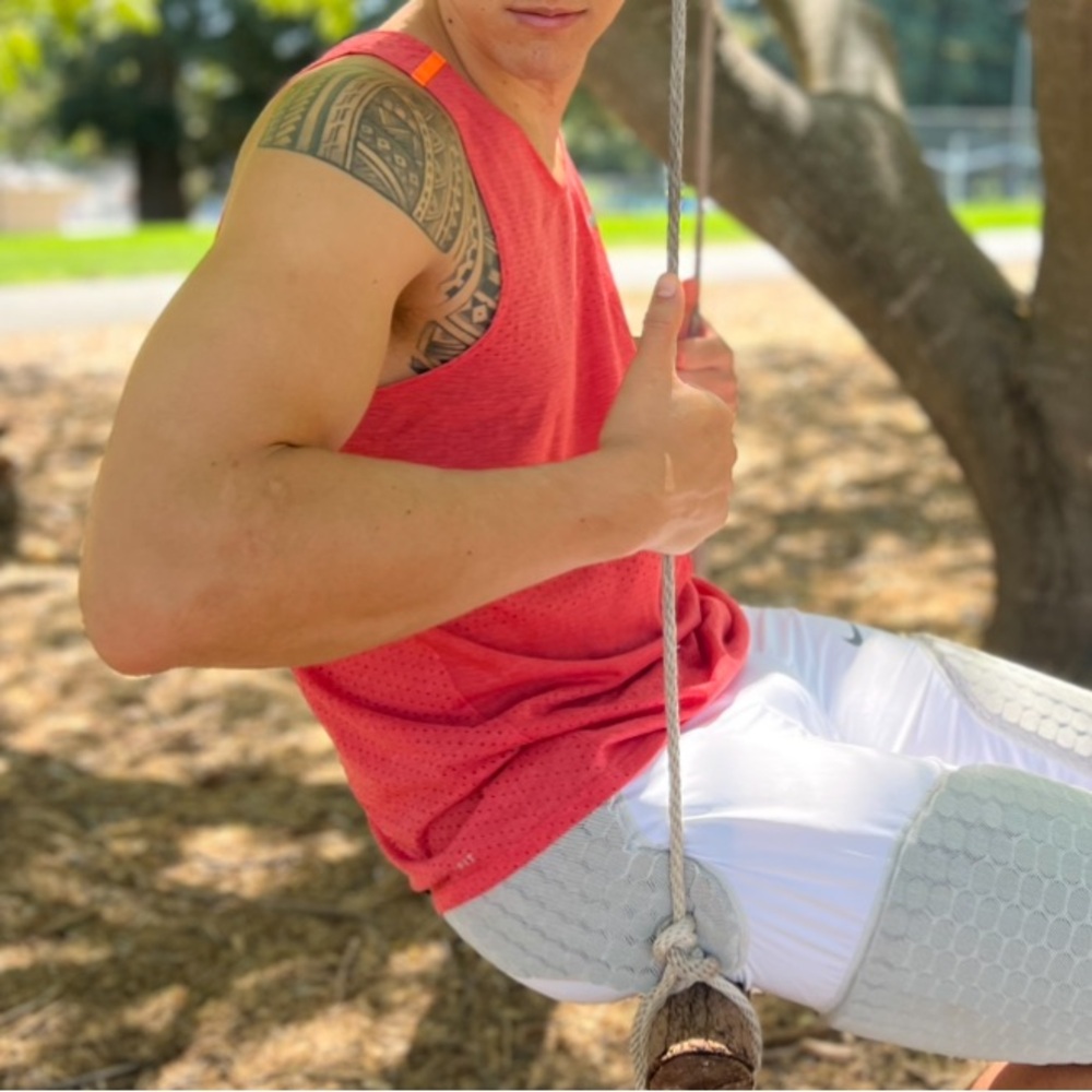 NIKE BREATHE TAILWIND MEN Tank Top SHIRT RUNNING 833130 RUN SLEEVELESS MESH AIR